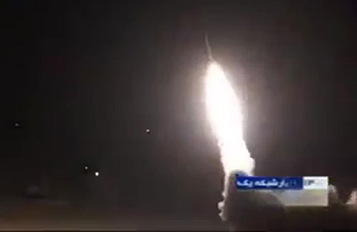 Iran bắn hàng chục tên lửa vào căn cứ có quân Mỹ đồn trú tại Iraq