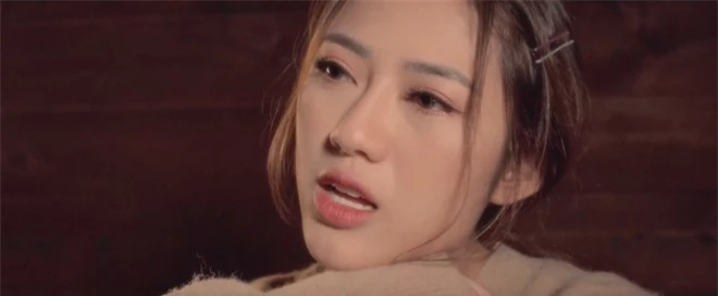 Tiểu tam Hoàng Thu Trang trong Sống Chung Với Mẹ Chồng tung MV debut, cạo đầu ngay sản phẩm chào sân Vpop! - Ảnh 3.