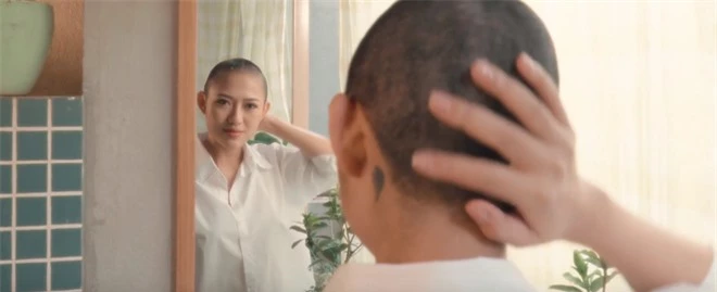 Tiểu tam Hoàng Thu Trang trong Sống Chung Với Mẹ Chồng tung MV debut, cạo đầu ngay sản phẩm chào sân Vpop! - Ảnh 6.