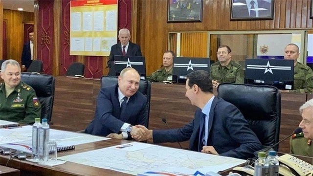 Tổng thống Putin bất ngờ tới Syria giữa lúc chảo lửa Trung Đông sục sôi - 1
