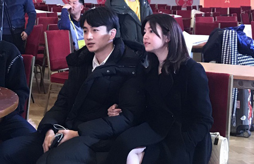 Loạt ảnh vô tình được chụp tiết lộ cuộc sống vợ chồng Trần Nghiên Hy sau nghi vấn Trần Hiểu vẫn yêu Triệu Lệ Dĩnh say đắm