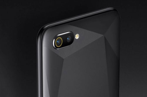 Realme giới thiệu smartphone camera kép, pin 4.000 mAh, RAM 3 GB, giá gần 1 triệu