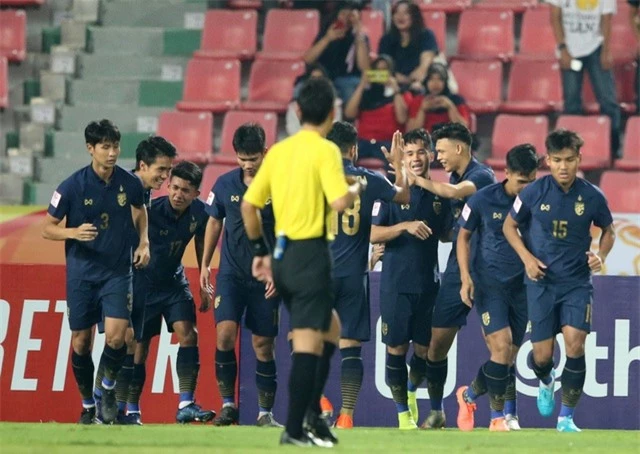 HLV Nishino tuyên bố không ngán các đối thủ của U23 Thái Lan tại bảng A - 2