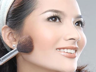 5 bước để giúp lớp trang điểm bền cả ngày