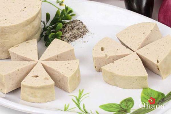 Mua giò chả cứ nhìn vào điểm này, "nắm thóp" ngay người bán hàng có thả hàn the vào hay không?