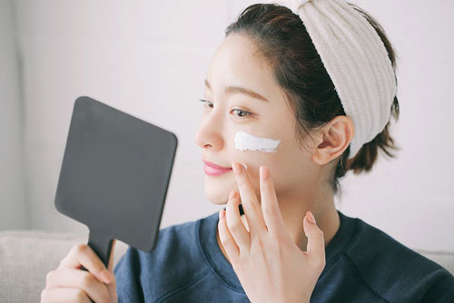 Cẩm nang 5 bí kíp chăm sóc da siêu đơn giản cho chị em công sở chuẩn bị đón Tết