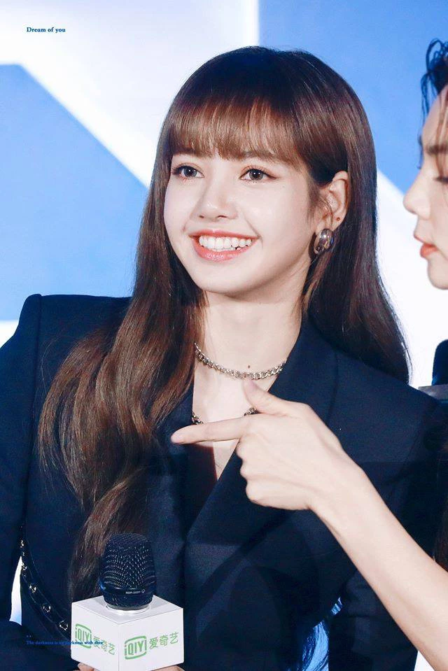 Lisa (Black Pink) 