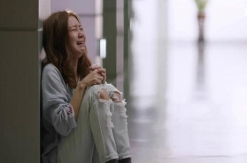 Chiếc phong bì 50 triệu và sự thật động trời sau cuộc nói chuyện của mẹ chồng và chồng