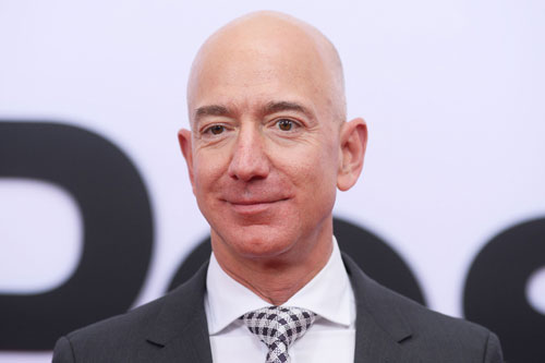 Jeff Bezos phóng tên lửa gửi nghìn lá thư lên vũ trụ