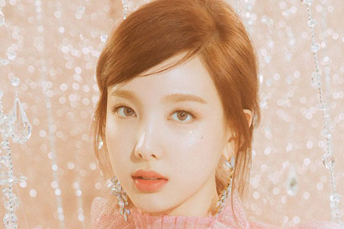 JYP tuyên bố dùng pháp luật xử lý kẻ theo dõi thành viên nhóm TWICE