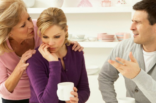 Sống chung với mẹ vợ khi vợ ở cữ: Nỗi khổ của chàng rể phải nhịn như “nhịn cơm sống"