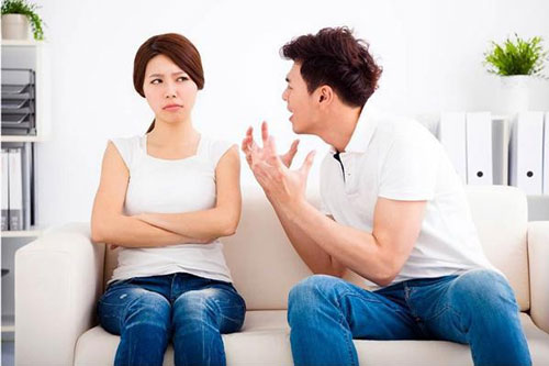 Chồng gia trưởng còn 'bủn xỉn' với nhà ngoại, vợ cầu cứu hội chị em cách 'xử lý'