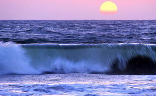 Mặt trăng xa trái đất thế sao vẫn có thủy triều?