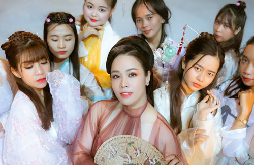 "Thị Bình" Nhật Kim Anh của "Tiếng Sét Trong Mưa" mang tích 12 Bà Mụ và truyền thuyết Thạch Sùng vào MV mới, khoe vẻ đẹp mặn mà không tuổi