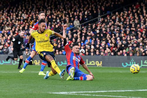 Crystal Palace 1-1 Arsenal: Người hùng và tội đồ Aubameyang