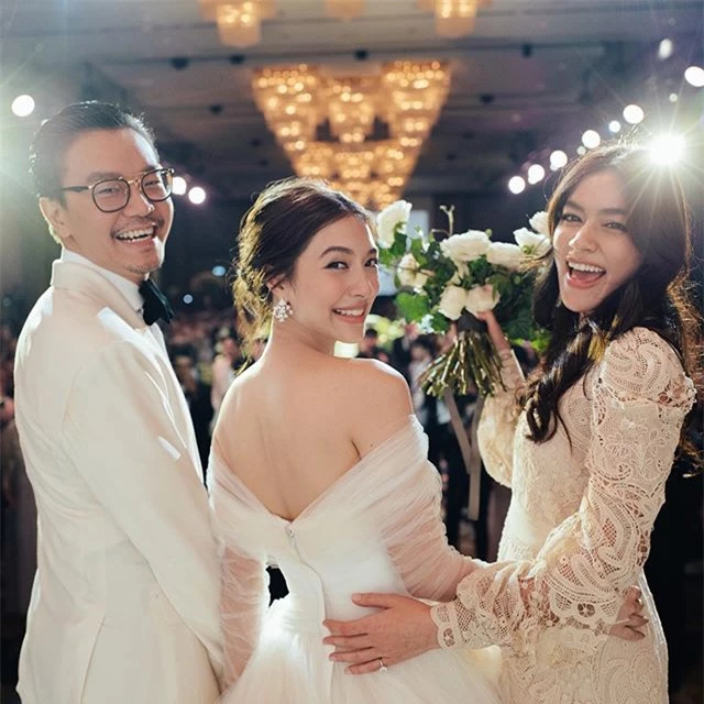 Đám cưới mỹ nhân Thái Lan sở hữu dàn phù dâu cùng khách mời toàn nhân vật đình đám nhất Tbiz: Từ "ngọc nữ màn ảnh" cho tới mỹ nam "Yêu nhầm bạn thân" - Ảnh 17.