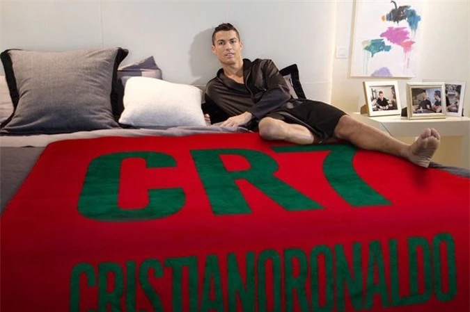C. Ronaldo nổi tiếng là người ăn uống ngủ nghỉ khoa học, tập thể dục đều đặn để có thể trạng tốt nhất