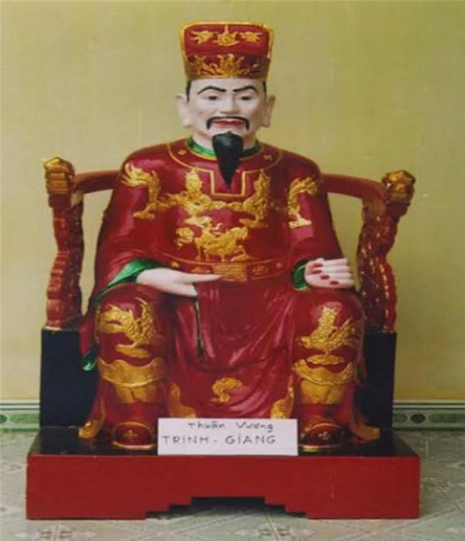 Tượng Trịnh Giang.
