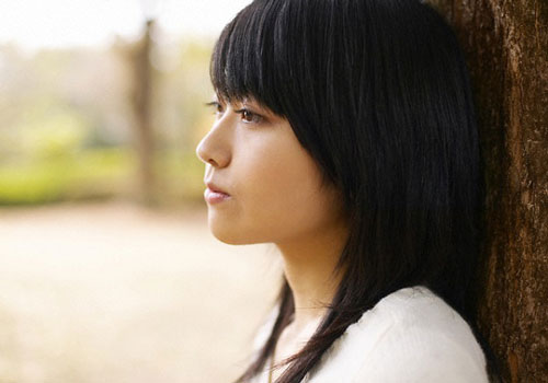 Nhìn hành động cuống quýt của bố chồng tôi khi mẹ chồng khóc, tôi cảm thấy tức giận với bà vô cùng