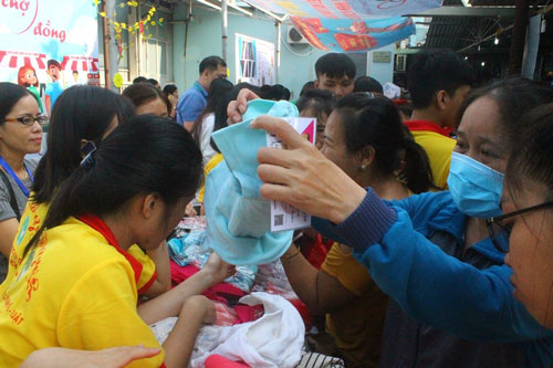 ‘Phiên chợ Tết 0 đồng’ đầy tình nghĩa cho người nghèo