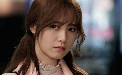 Chỉ vì dấu vết này trên cổ con lúc chào đời, chồng đùng đùng bỏ đi mặc kệ mẹ con tôi trong bệnh viện