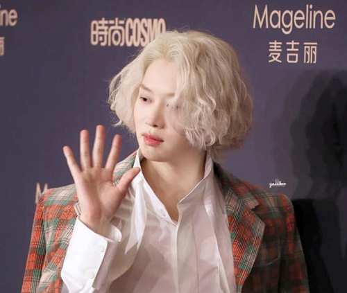 Mặc dù đã gần 40, nhưng nhan sắc của Heechul (Super Junior) vẫn dễ dàng “chém đẹp” những idol hiện nay