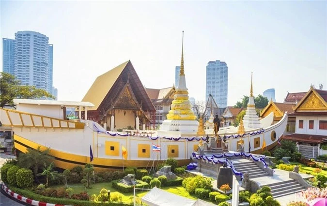 nhung ngoi chua nhat dinh ban phai ghe tham khi toi bangkok, thai lan hinh 3