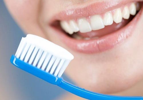 Mẹo nhỏ làm trắng răng nhanh hiệu quả bất ngờ