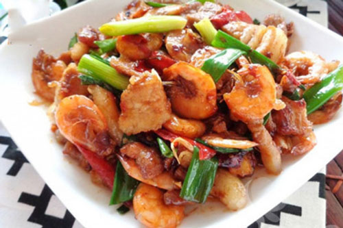 Tôm rim mặn ngọt ai cũng thích thú, cả nhà đánh hết nồi cơm