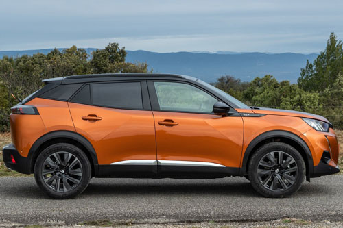 SUV đẹp long lanh, công suất 155 mã lực, giá gần 1 tỷ đồng