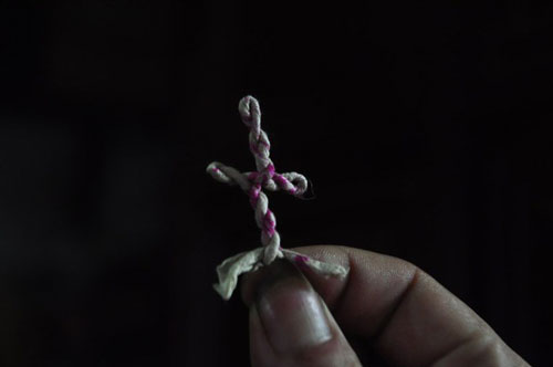 Lá bùa hình người và chuyện hãi hùng trong ngôi chùa nhốt 'vong'