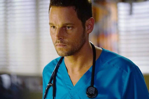 Justin Chambers từ biệt ‘Grey’s Anatomy’ sau 16 mùa gắn bó