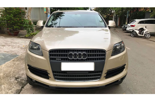Xe sang Audi Q7 dùng 13 năm chỉ 650 triệu tại Sài Gòn