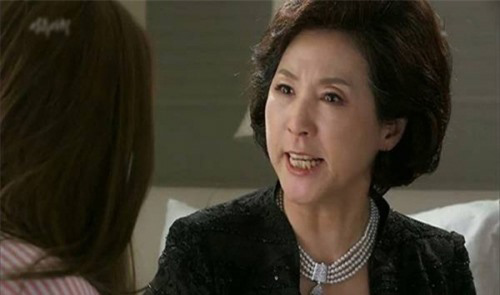 Ác với con dâu, 7 năm sau tôi nhận báo ứng nghiệt ngã