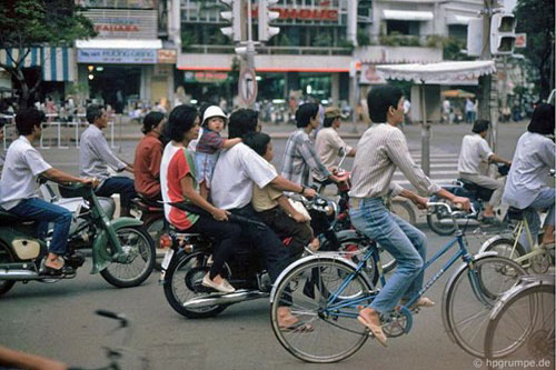 Kho ảnh khổng lồ về Việt Nam 1991-1993: Giao thông Sài Gòn