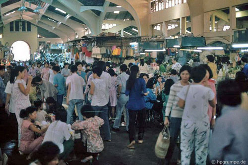 Kho ảnh khổng lồ về Việt Nam 1991-1993: Khám phá chợ Bến Thành