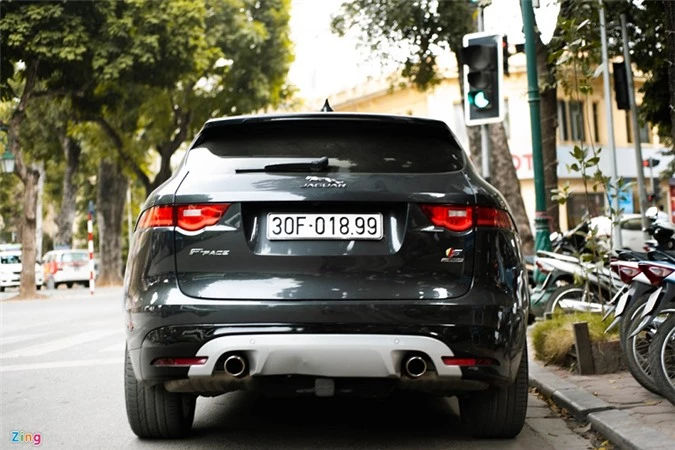 SUV Jaguar F-Pace S doc nhat Viet Nam tren pho Ha Noi-Hinh-8