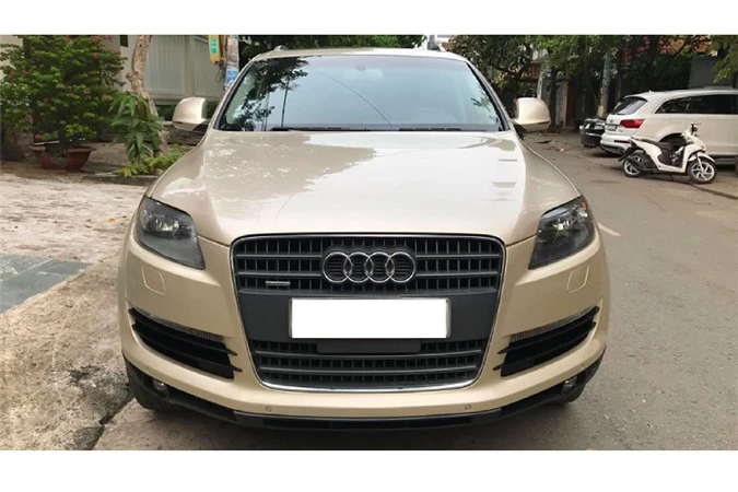 Xe sang Audi Q7 dung 13 nam chi 650 trieu tai Sai Gon-Hinh-2