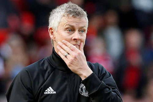 Solskjaer nhận đủ 'gạch đá' vì tự tin thái quá