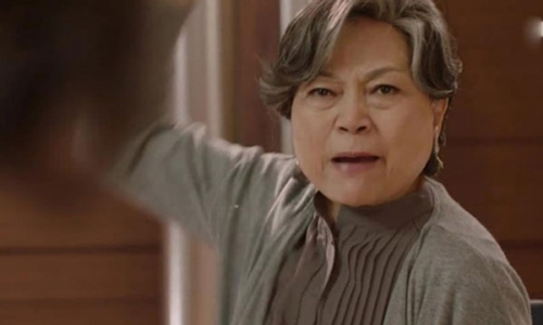 Nhìn thấy tôi bưng bát cơm, mua cái áo là mẹ chồng đay nghiến: "Cô có biết tôi nuôi con tốn thế nào không"