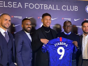 Chelsea có bản hợp đồng đầu tiên sau khi hết hạn cấm chuyển nhượng