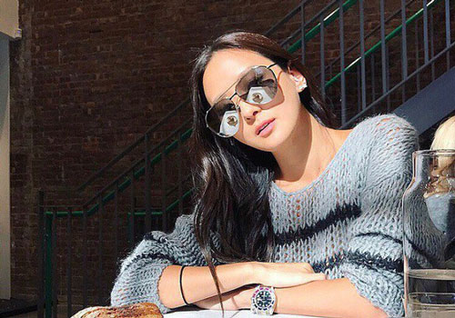 Gu thời trang sang chảnh 'gây sốt' của tiểu thư giàu có nhất nhì Đài Loan