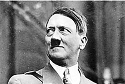 Hitler từng bị một thiếu nữ Do Thái hút hồn