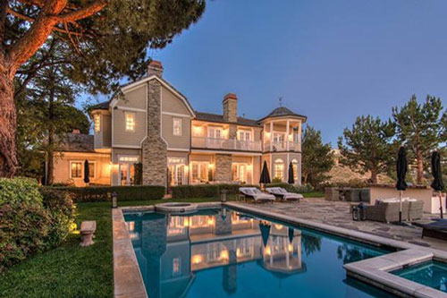 CLIP: Khám phá bên trong ngôi nhà trị giá 10 triệu USD của Jessica Alba