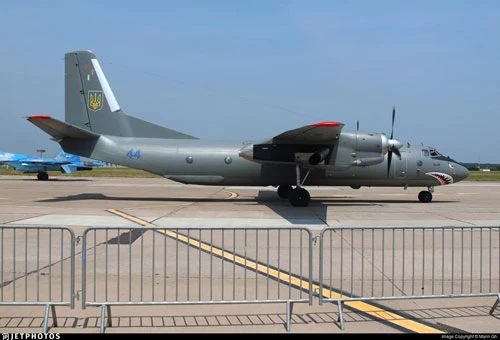 Loại vận tải cơ được Quân đội Ukraine lựa chọn để trang bị cho lực lượng đặc nhiệm đường không của mình là các máy bay vận tải An-26. Đây là loại máy bay vận tải khá cũ nhưng vẫn được sử dụng phổ biến trên thế giới. Nguồn ảnh: Jetphotos.