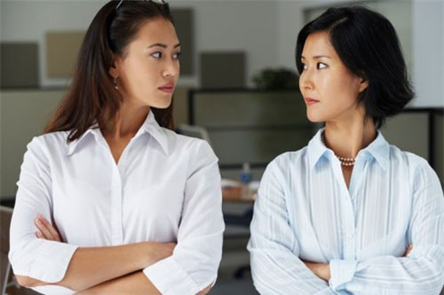 Cái tô nhựa và bài học cho nàng dâu ích kỷ