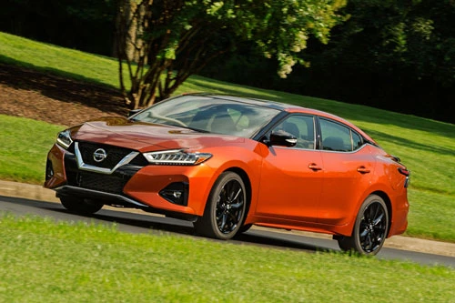 6. Nissan Maxima 2020.