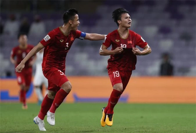 Ngọc Hải và Quang Hải giúp Việt Nam vào vòng knock-out Asian Cup 2019 