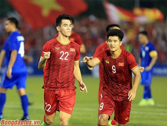 Cú đúp của Tiến Linh giúp U22 Việt Nam hòa U22 Thái Lan, qua đó vào bán kết SEA Games - Ảnh: Đức Cường