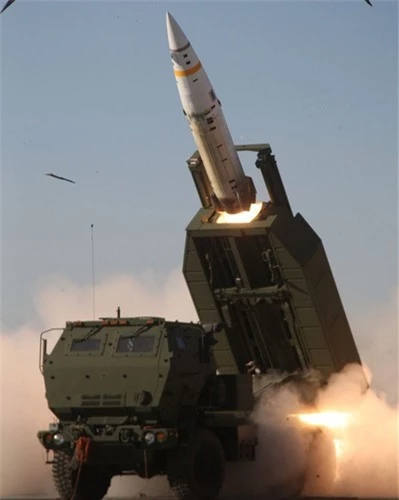 Phao phan luc M142 HIMARS cua My uy hiep truc tiep can cu khong quan cua Iran?-Hinh-5